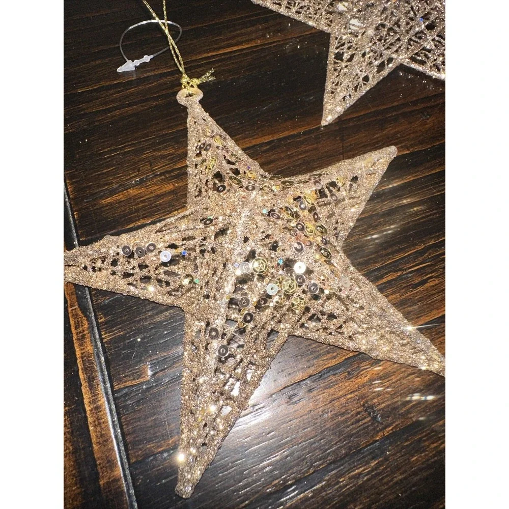 The Unbranded Brand gold star